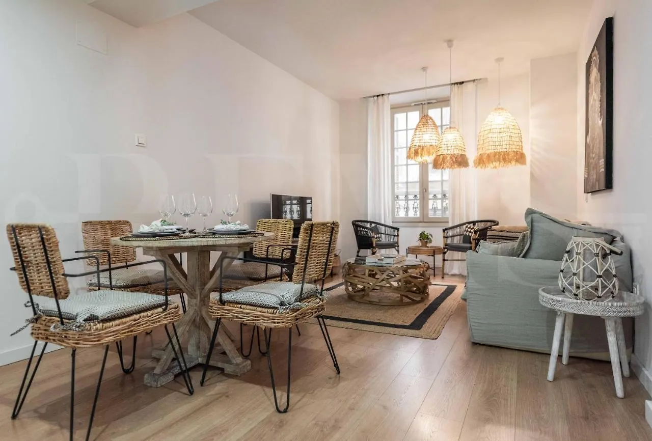 Lovely Boho Apartment With Parking - Historic Center By Rems Malaga Spain